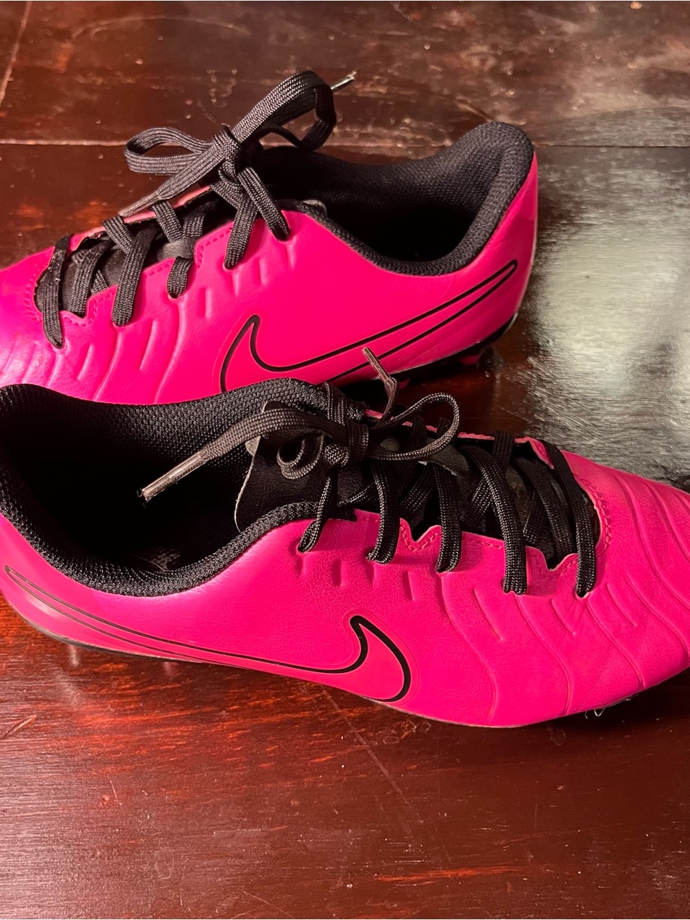 Nike Football Soccer Pink and Black Athletic Cleats 4 youth kids children's